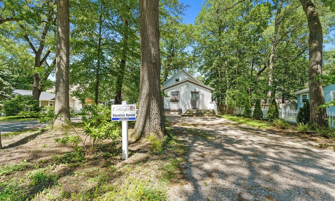 Spring Lake Casa | Captain's Corner - Spring Lake Vacation Rental