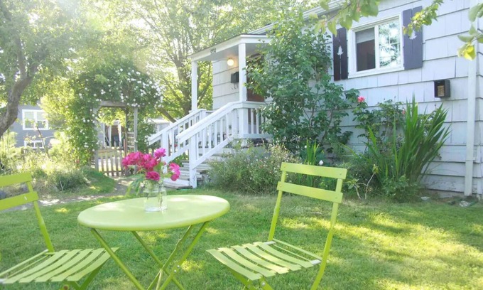 West Woodland Cabaña | Captain's Cottage