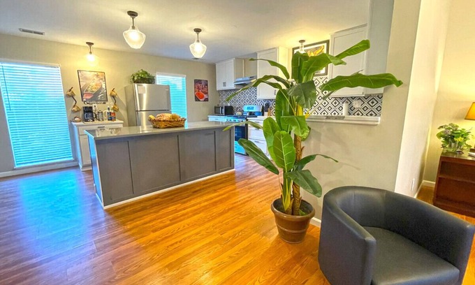 Fleming Condominio | Captain's Quarters | One Bed Condo Waterfront on Ohio River