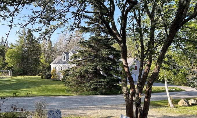 Bass Harbor Casa | Captain Wid's- 4 bedroom home on the quietside of Mount Desert Island