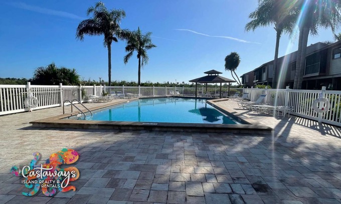 Bokeelia Condominio | Captains Harbor Island Hide Away
