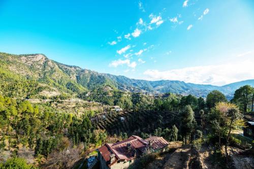 Kaul Casa | Captains Paradise Luxury Resort at Mukteshwar Hill Station