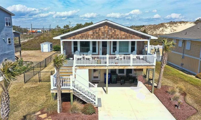 Atlantic Beach Casa | Captains Quarters