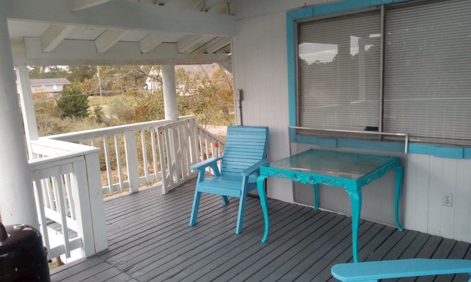 Shoreline Park Cabaña | Casita de campo de los Captains Quarters