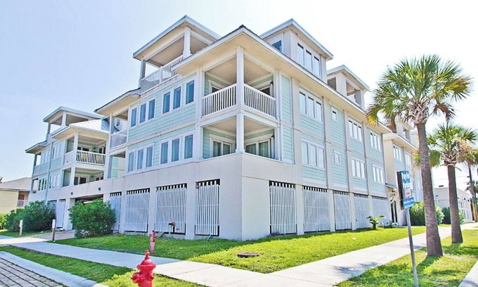 Savannah Beach Condominio | Captains Watch Condos