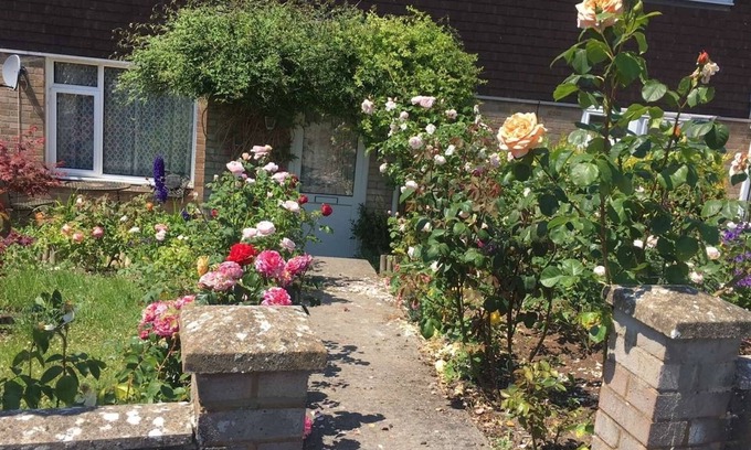 Amesbury Casa | Captivating 2-Bed House in Amesbury, Salisbury