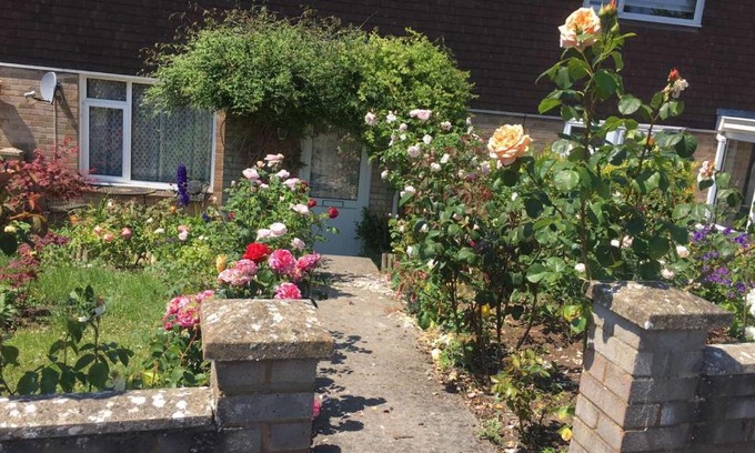 Amesbury Casa | Captivating 2-Bed House in Amesbury Salisbury