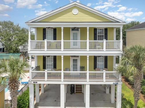 Garden City Casa | Captivating 4 bedroom House with Double Balconies and a Community Pool-Angler Villas 3