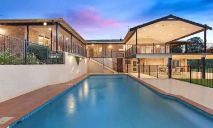 Denham Court Casa | Capturing Breathtaking Retreat!