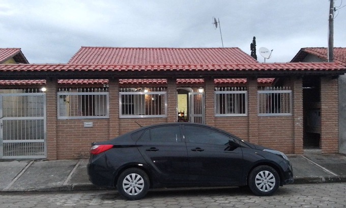 Praia das Palmeiras Casa | ¡CASA CARAGUATATUBA CON 4 DORMITORIOS A 5 MINUTOS DE LA PLAYA DE PALMEIRAS, A 5 DEL CIGARRILLO!