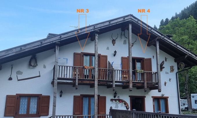 Pinzolo Alquiler De RV | Caravana 'Adamello 3' con vistas a la montaña, balcón y Wi-Fi