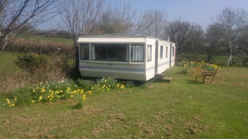 Edern Otro | Caravan by Sea