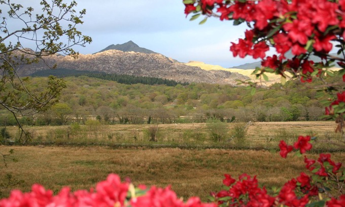 Beddgelert Casa | Caravana propia jardín privado. aparcamiento iluminado, aspecto abierto aislado, vistas a la montaña.