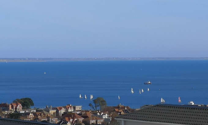 Swanage Casa | Caravan with incredible sea views