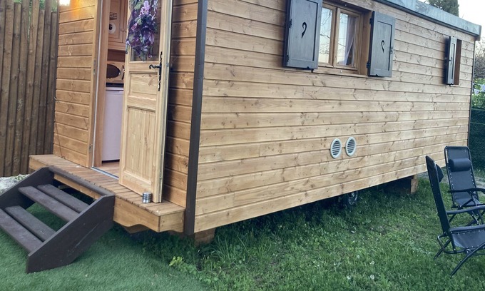 Uzes Chalet De Esquí | Caravans & SPA of the Pont des Charrettes
