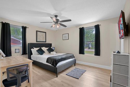 Clarksville Casa | Carbon Ridge 300mbps Wifi - Dog Friendly
