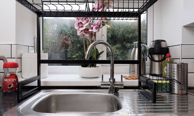 Adamsdown Casa | Cardiff Guesthouse & On-Street Parking
