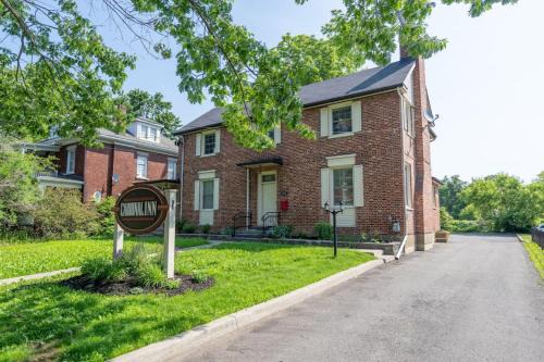 Cornwall Casa | Cardinal Inn Bed and Breakfast