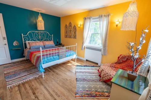 Cornwall Casa | Cardinal Inn Boho Room