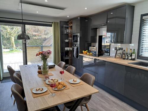 Looe Casa | Cardinham Lodge 3 bedroom - max 6 occ - VP4
