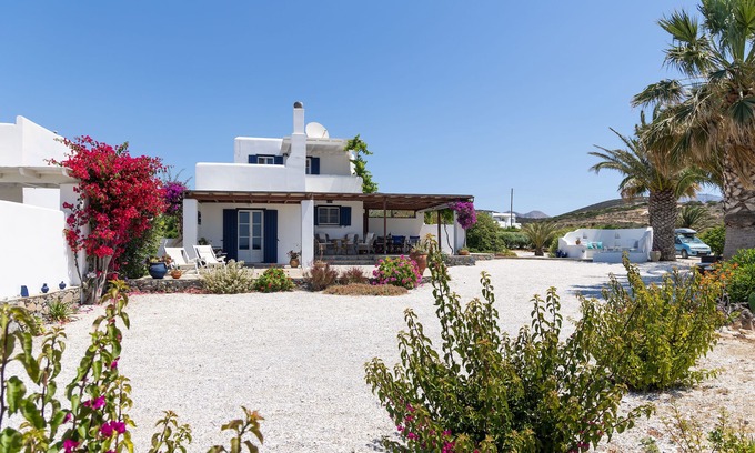 Kastraki Casa | Care Naxos Quiet three bedroom home on the beach Naxos Ang HM