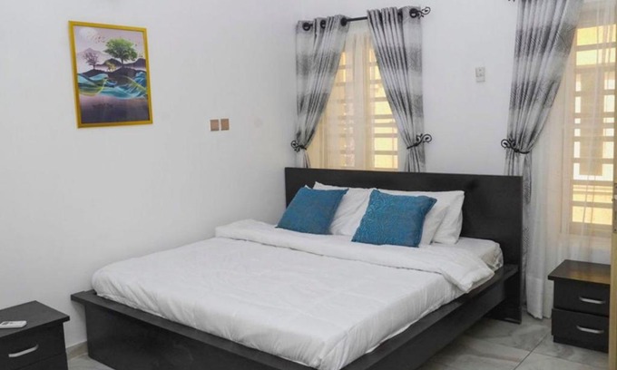 Ofin Apartamento | Caremax Shortlet