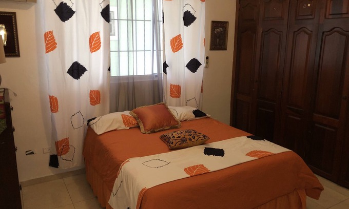 Santo Domingo Apartamento | Caribbean Apartment. Downtown ciudad. 5 minutos del Mar. Estacionamiento seguro