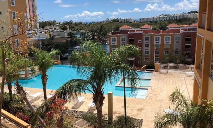 Sardinera Condominio | Condominio caribeño- Marina, piscina y vista al mar! ¡TOTALMENTE REFORMADO A ESTRENAR!