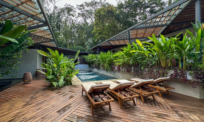 Cahuita Casa | Caribbean Courtyard Villa