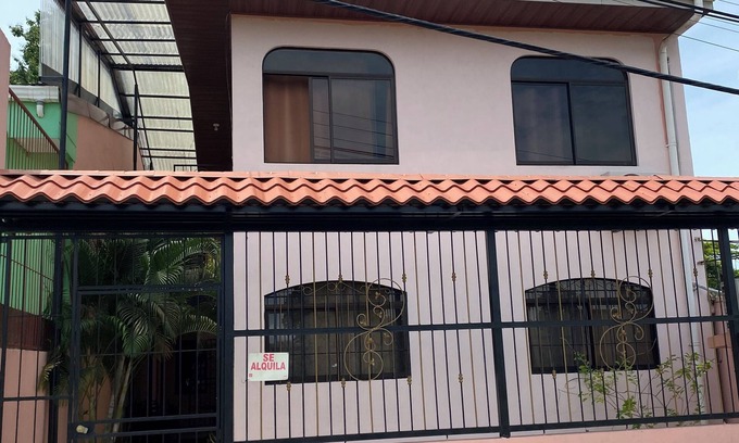 Santa Lucia Apartamento | Caribe Rosa Charming 2-bedroom apartment in wonderful Limon with AC, WiFi