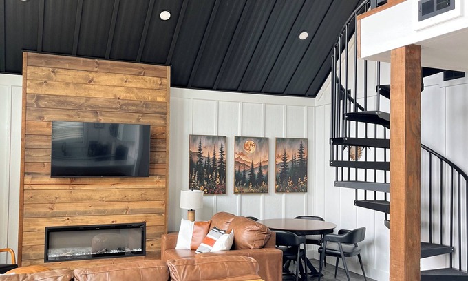 Steelville Cabina | Caribou Cabin