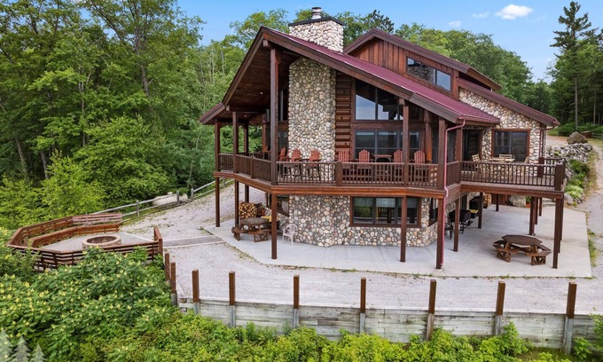 Mio Cabina | 4200 pies cuadrados Pie. ~ ¡Ideal para vacaciones familiares / grupales! ¡Vistas increíbles! $ 270 + por noche