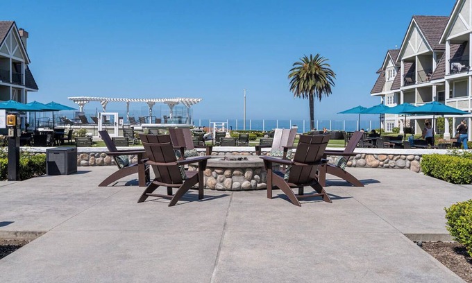 Carlsbad Village Hotel | Carlsbad Gem by the Sea! 4 Relaxing Units, Free Parking, Outdoor Pool!
