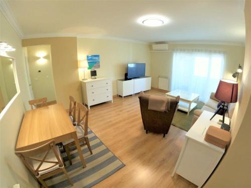 Linda-a-Velha Apartamento | Carnaxide modern T1 apartment w balcony in Carnaxide Oeiras Lisbon
