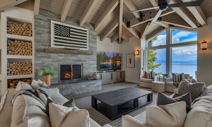 Tahoe City Casa | Carnelian Charm - Lakefront - TLUXP