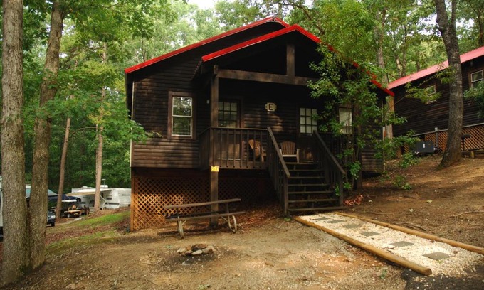 Fair Play Complejo | Carolina Landing Camping Resort Luxury Cabin 8