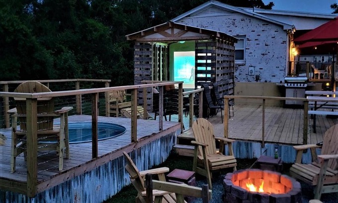 Sneads Ferry Casa | Carolyn's Lighthouse Topsail Island