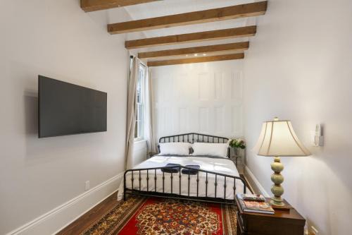 Faubourg Livaudais Apartamento | Carondelet House - 1886 Garden District Manse