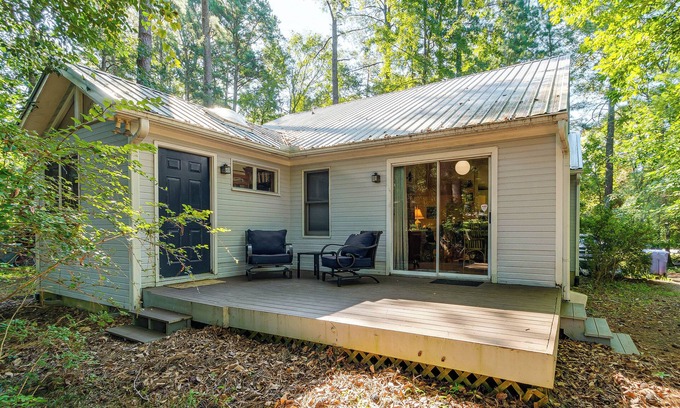 Carrboro Casa | Carrboro Quaint! 2 Mi to Heart of Chapel Hill!
