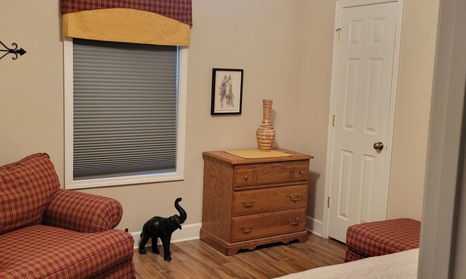 Senoia Apartamento | Carriage House Apt in Downtown Senoia
