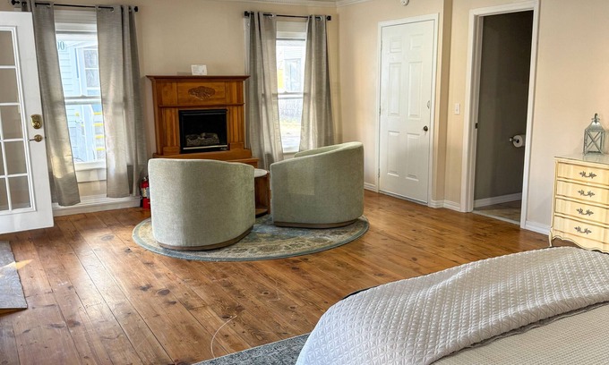Hermann Casa | Carriage House at the Mansion on Market Street
