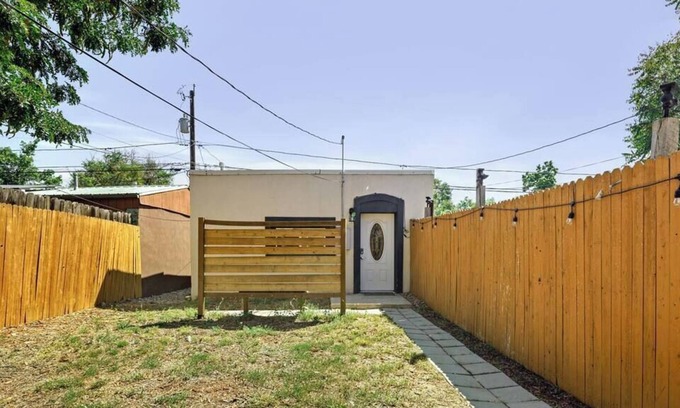 Cole Apartamento | Carriage House in RiNo, Walk to Eateries and Shops