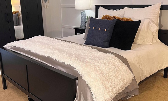 Issaquah Apartamento | Carriage House on Cougar Mountain Private Studio Retreat-Close to Businesses