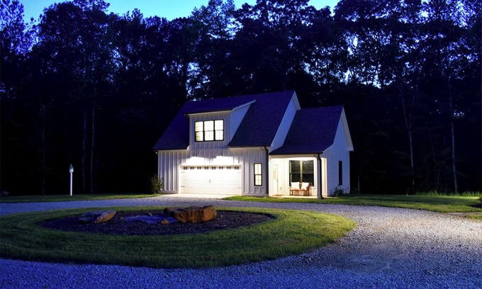 Newnan Apartamento | Carriage house retreat - a cozy place to unwind and breathe the country air!