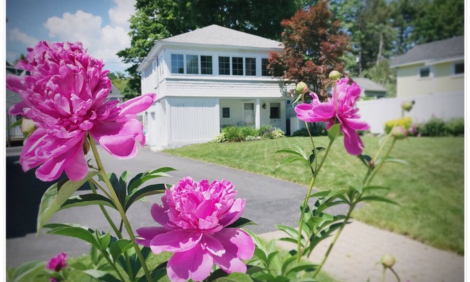 Ogunquit Apartamento | Carriage House Studio con hermosa piscina en el corazón de Ogunquit