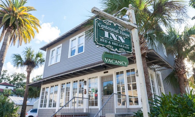 Downtown Historic District Cama Y Desayuno | Carriage Way Centennial House - Adult Only- Saint Augustine
