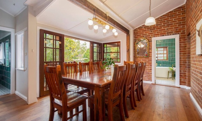 West Wallsend Casa | Carrington House A Gorgeous Regional Retreat