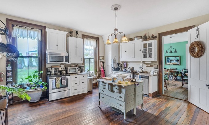 Glasgow Cabaña | Carroll Cottage 1 Bedroom by Main Street Bed & Breakfast