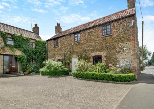 Grimston Casa | Carrstone Cottage