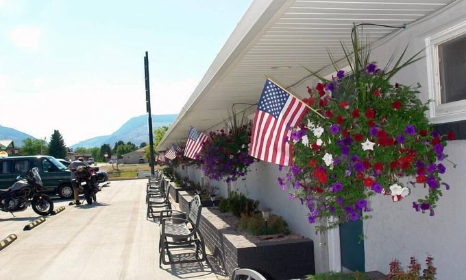 Cody Hotel | Carter Mountain Motel